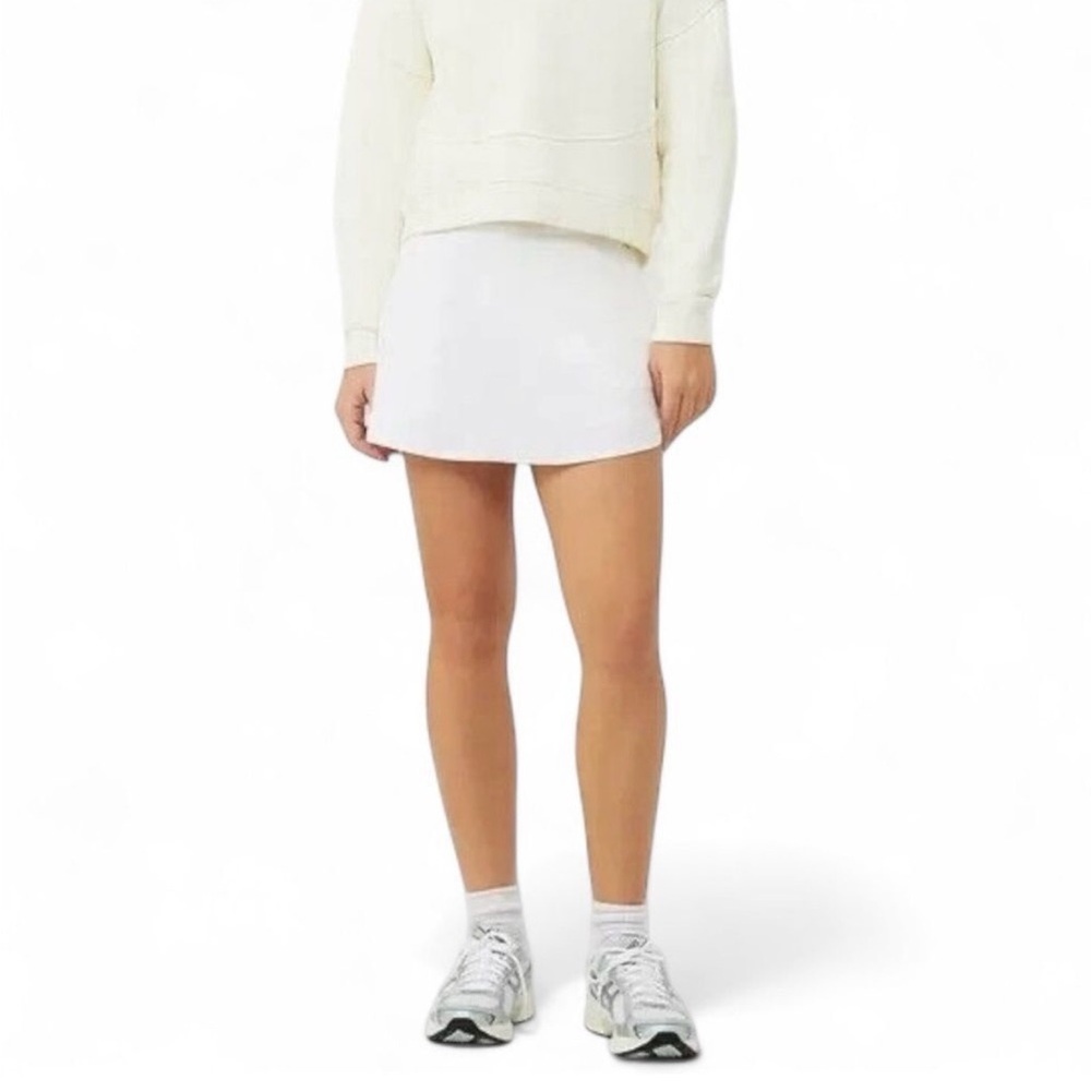 Outdoor voices, excellent condition skirt w shorts under